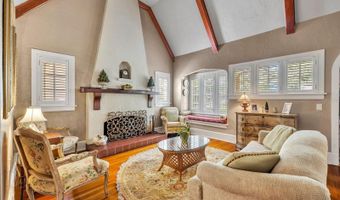 1230 GOLDEN Ln, Orlando, FL 32804