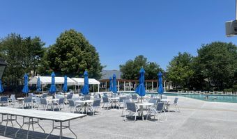 170 Sylvan Lake Blvd, Bayville, NJ 08721