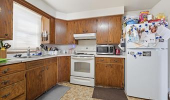 2325 N BALLARD Rd, Appleton, WI 54911