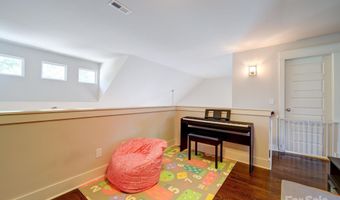 1421 Lyon Ct, Charlotte, NC 28205