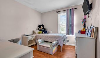1233 Pacific Ave, Beachwood, NJ 08722