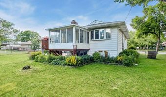 880 Whitney Dr, Apple Valley, MN 55124