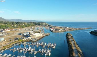 222 DEL NORTE Ln 18, Brookings, OR 97415