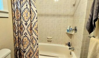 1109 Lincoln Ave, Baxter Springs, KS 66713