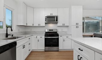 4009 Genine Dr, Oceanside, CA 92056