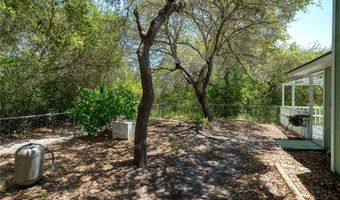 101 Saunders Ln, Aransas Pass, TX 78336