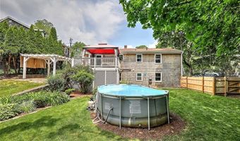 135 Foote St, Barrington, RI 02806