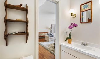 4 Alpond Dr, Newport, RI 02840