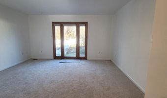 10 WOODFIELD Dr, Claymont, DE 19703