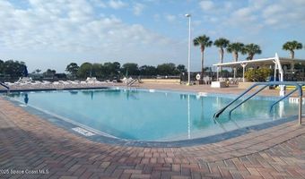 901 Laurel Cir, Barefoot Bay, FL 32976