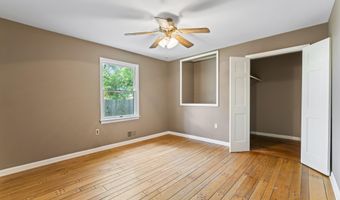 76 9th St, Belford, NJ 07718