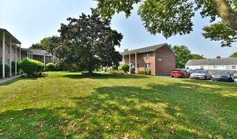 295 Merrick Rd 4A, Amityville, NY 11701