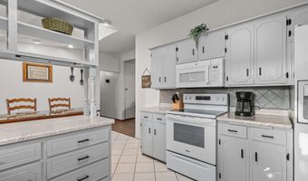 2512 N CHESTWOOD Ct, Appleton, WI 54911