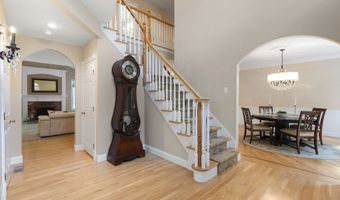 134 Kingswood Dr, Avon, CT 06001