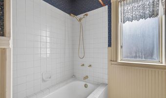 138 Third St, Ashland, OR 97520