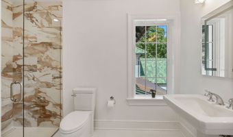 18 Tokeneke Trl, Darien, CT 06820