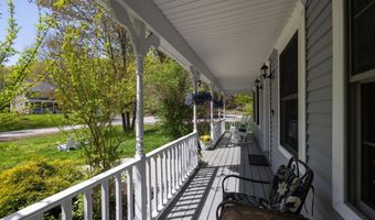 2 Deer Run Cir, Arundel, ME 04046