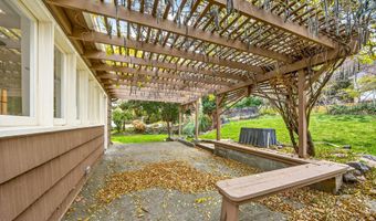 527 Chestnut St, Ashland, OR 97520