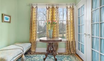 287 Gibbs Ave, Newport, RI 02840