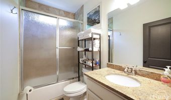 132 N Poplar St, Athens, GA 30606