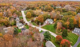 11 Southbury Rd, Cumberland, RI 02864