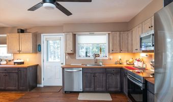 10 Spruce Ln, Barre, VT 05641