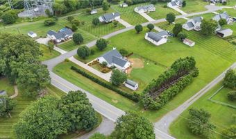 108 Camden Ct, Advance, NC 27006