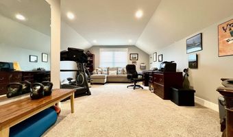 805 Spyglass Hill Dr, Bedford, IN 47421