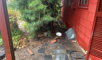 22 Guilette Pl, Amityville, NY 11701