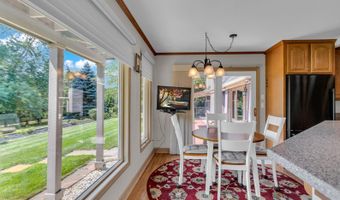 1780 Williamsburg Dr, Adrian, MI 49221