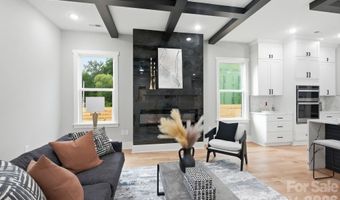 1106 Brookhurst Dr, Charlotte, NC 28205