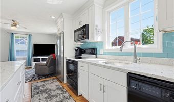 9 Doran Ave, Bristol, RI 02809