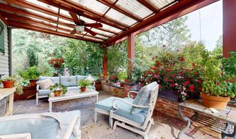 40 N Shore Rd, Absecon, NJ 08201