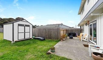 875 OCEAN Dr SW, Bandon, OR 97411