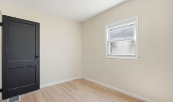 1074 S James Rd, Columbus, OH 43227