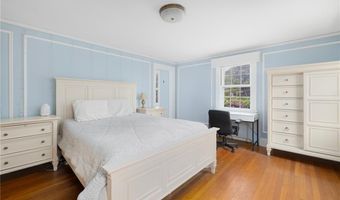 2 Carvin Ct, Warwick, RI 02886
