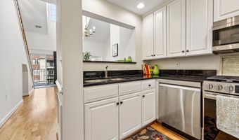 1320 N WAYNE St N 405, Arlington, VA 22201
