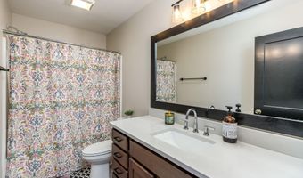 5467 Windrose Ln, Ames, IA 50014