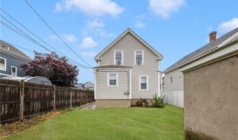 19 County St, Newport, RI 02840