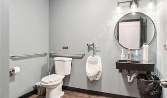 103 E Main St, Anamosa, IA 52205