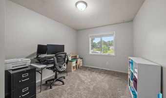 316 S Country Club Ave, Brandon, SD 57005