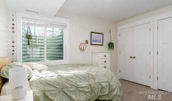 5272 Canterbury St, Chubbuck, ID 83202