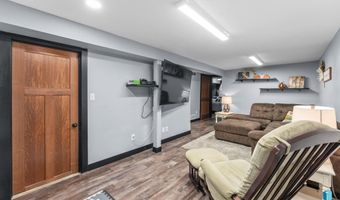 112 E Glenwood Dr, Brandon, SD 57005