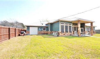 206 S Sixth St, Woodsboro, TX 78393