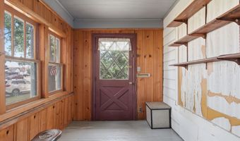 22 N Metcalf Ave, Amboy, IL 61310