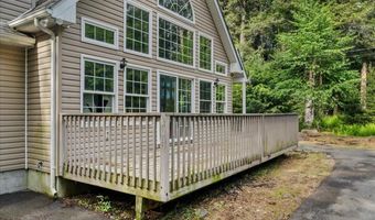 15 Shakespeare Dr, Albrightsville, PA 18210