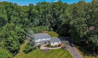 11 Lyon Rd, Middletown, NJ 07748