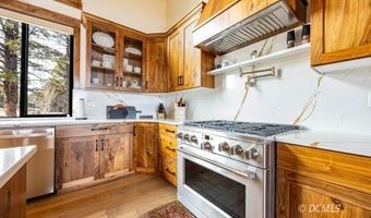 4230 N Royal Dr, Alton, UT 84710