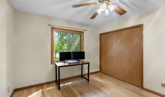 135 Knollwood St W, Annandale, MN 55302