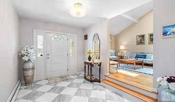 2 Violet Ct, Bergenfield, NJ 07621